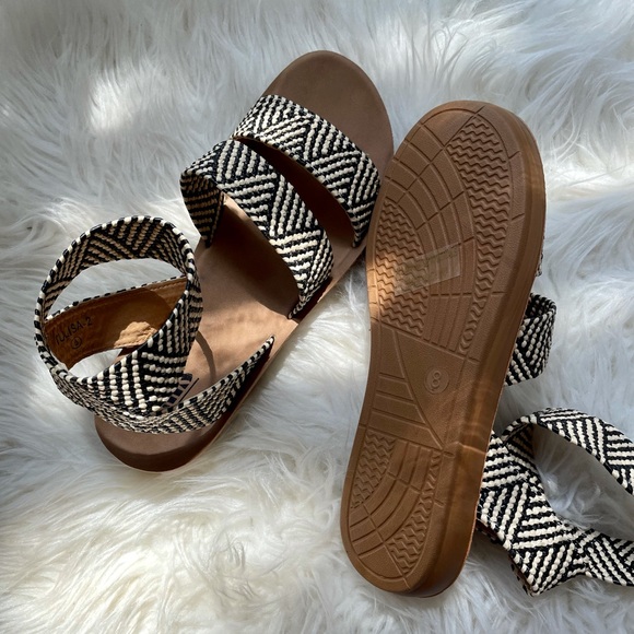 Aztec Tribal Woven Ankle Strap Sandals - Picture 11 of 16